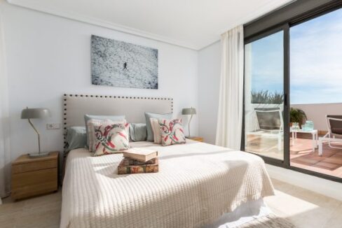 1st-Bedroom-oewzupdllfmvrgiebctzmiavga14rc3c0c1j5vfq8w