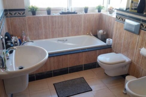Bathroom-Resized-scaled-e1595535752186-oswpe20zvvop0hervxblxuhwbdosqq0yoqakq3gwww